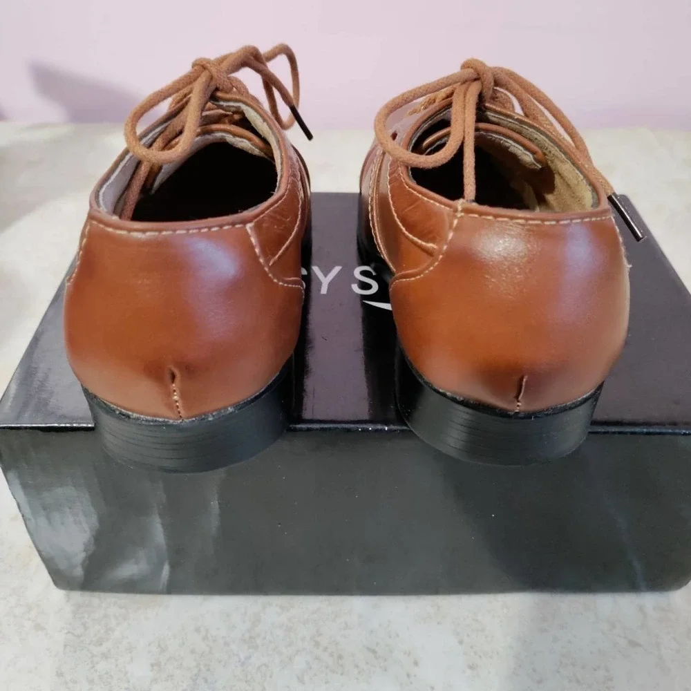 Boys easy striders tan dress shoes size 7